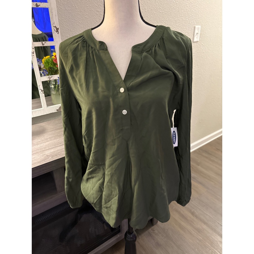 Old Navy NWT women's medium green long sleeve top
